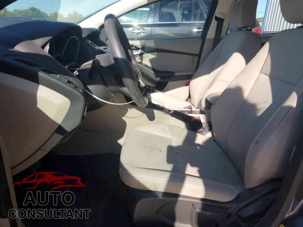 FORD FOCUS 2015 - 1FADP3F2XFL250401