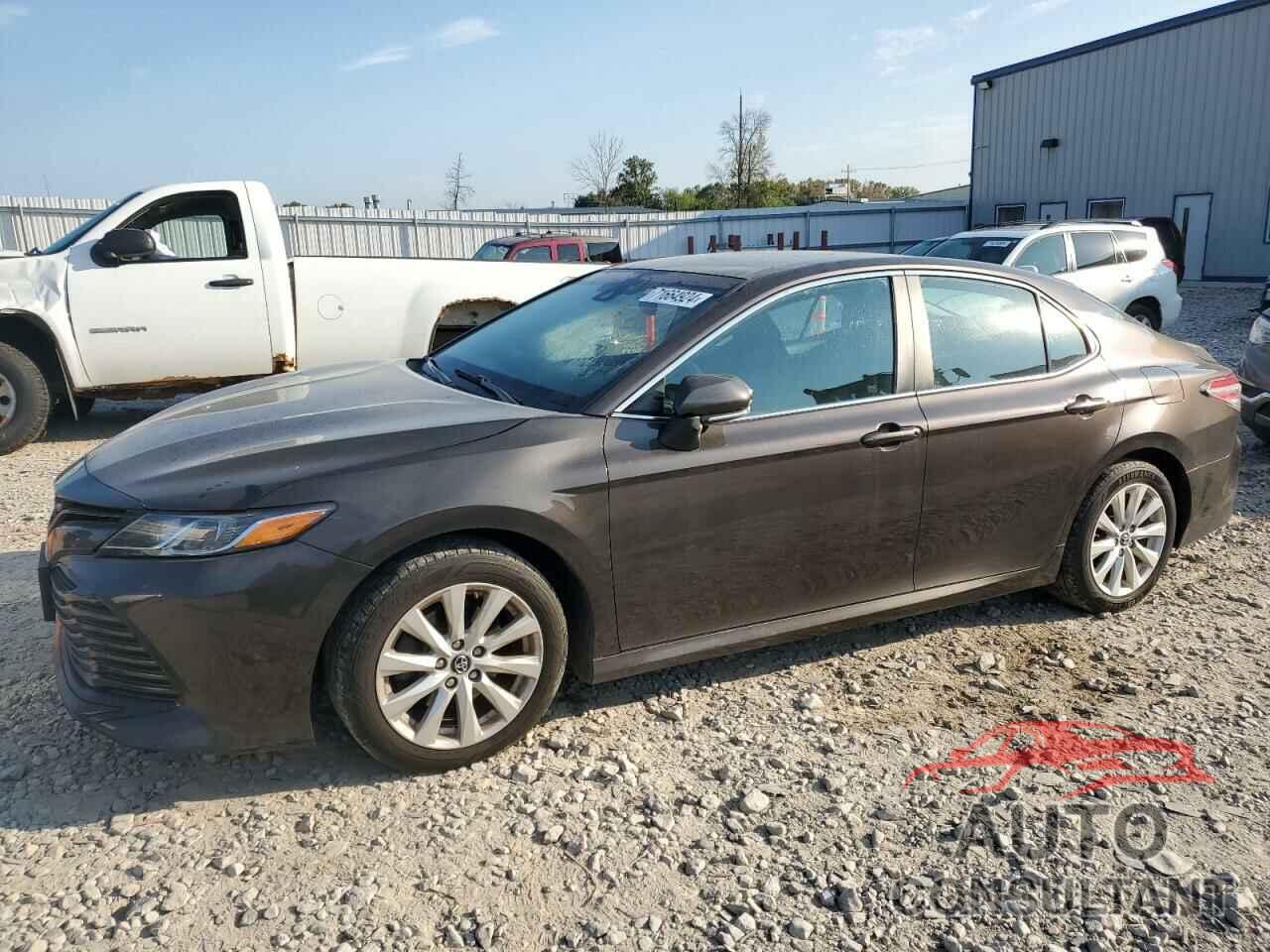 TOYOTA CAMRY 2018 - 4T1B11HK6JU058511