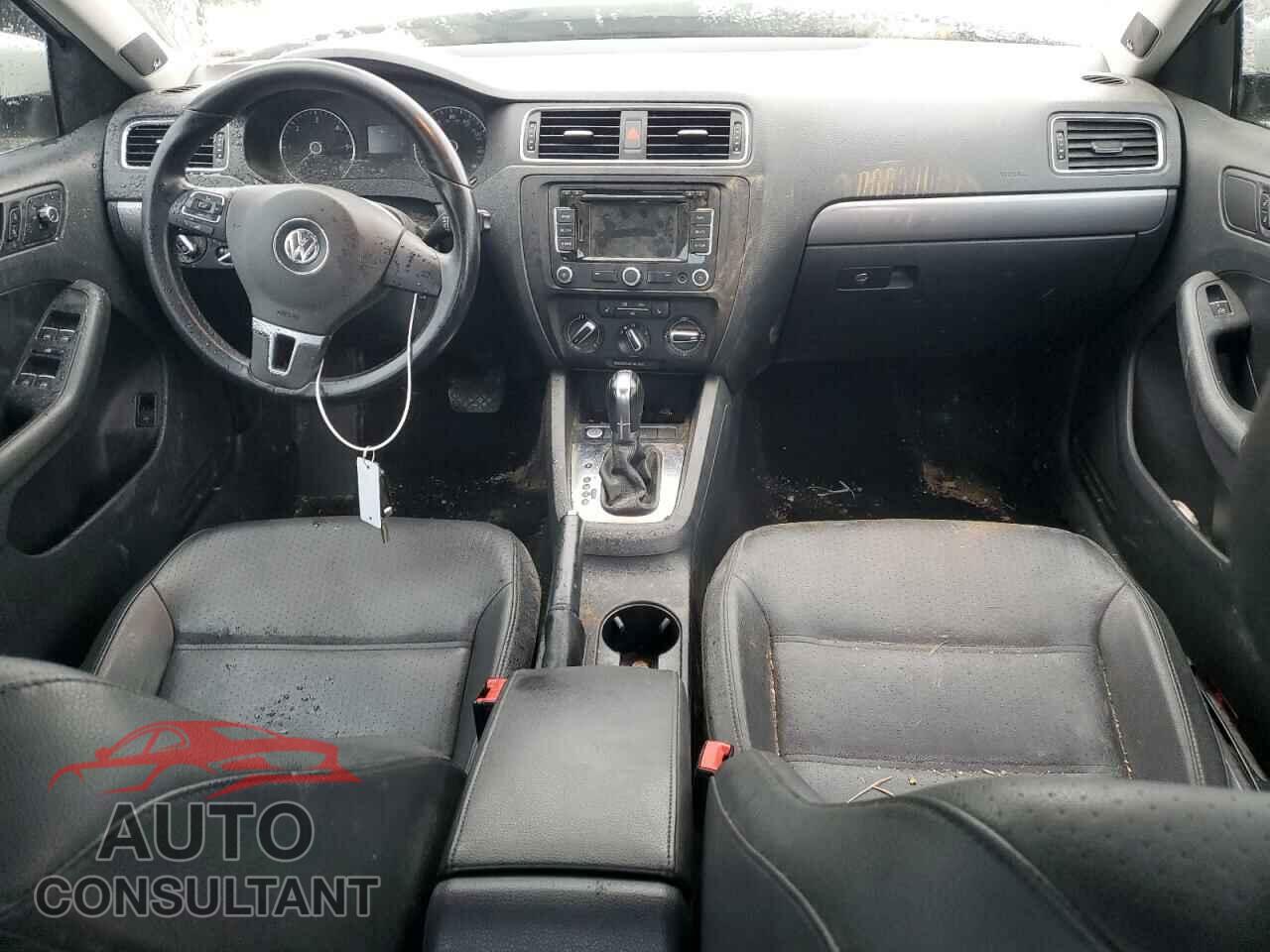 VOLKSWAGEN JETTA 2013 - 3VWLL7AJ8DM359052