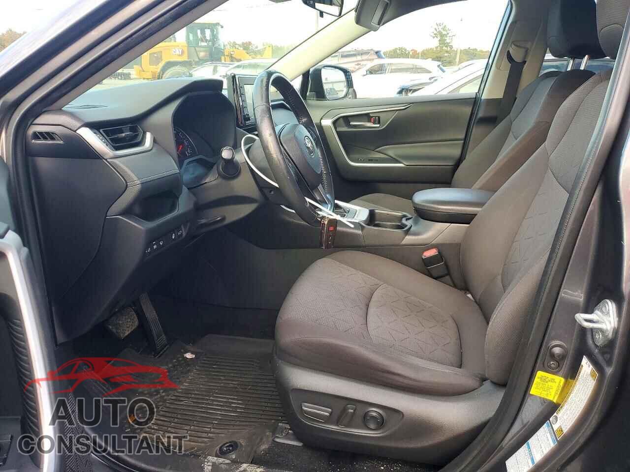 TOYOTA RAV4 2021 - JTMP1RFV9MD076026