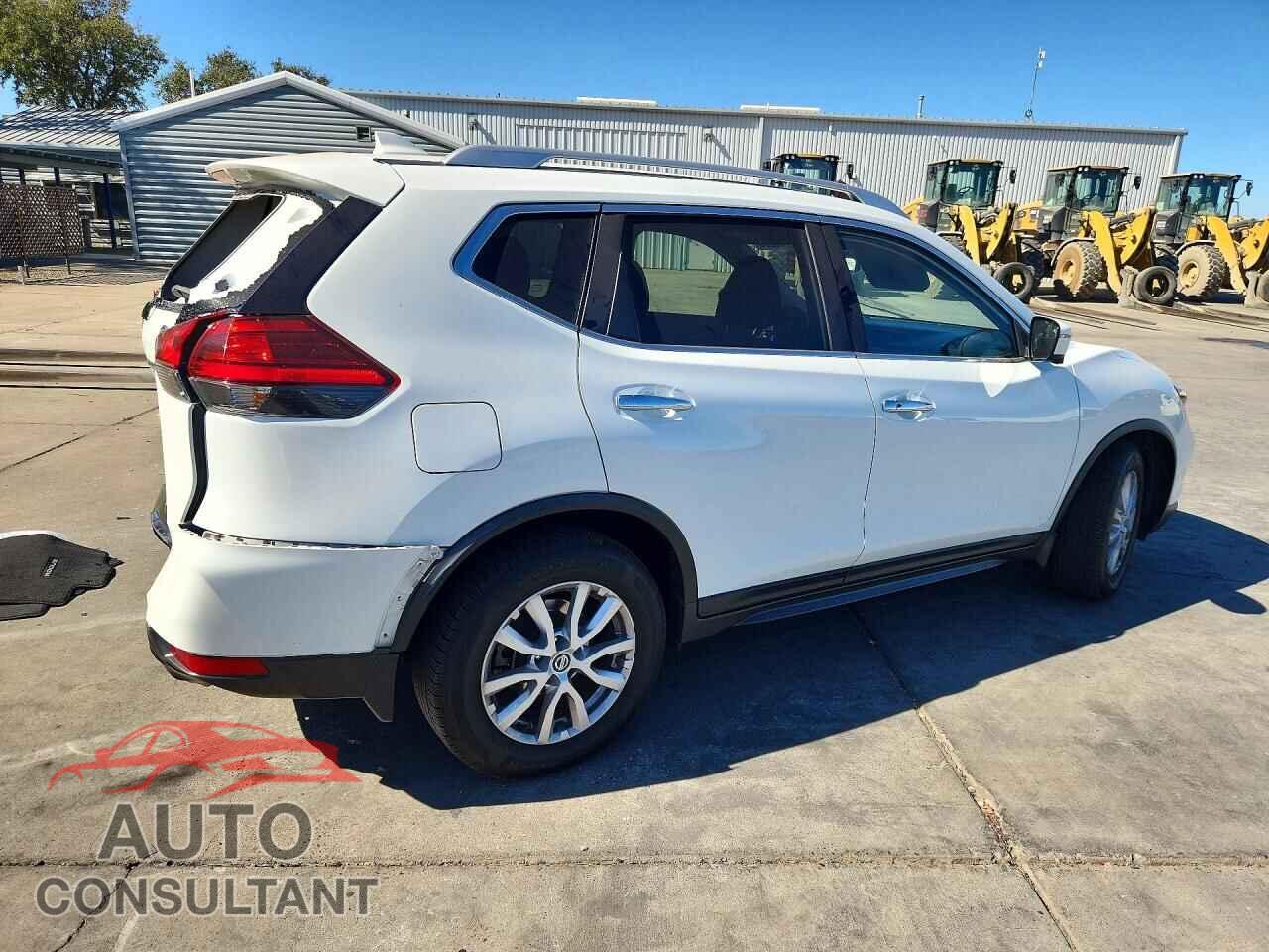 NISSAN ROGUE 2017 - KNMAT2MT8HP549699
