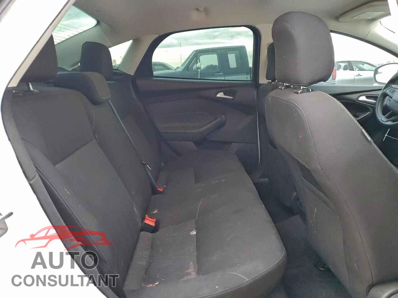 FORD FOCUS 2017 - 1FADP3F26HL328742
