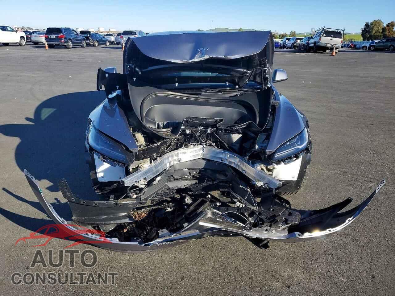 TESLA MODEL 3 2025 - 5YJ3E1EA3SF083417