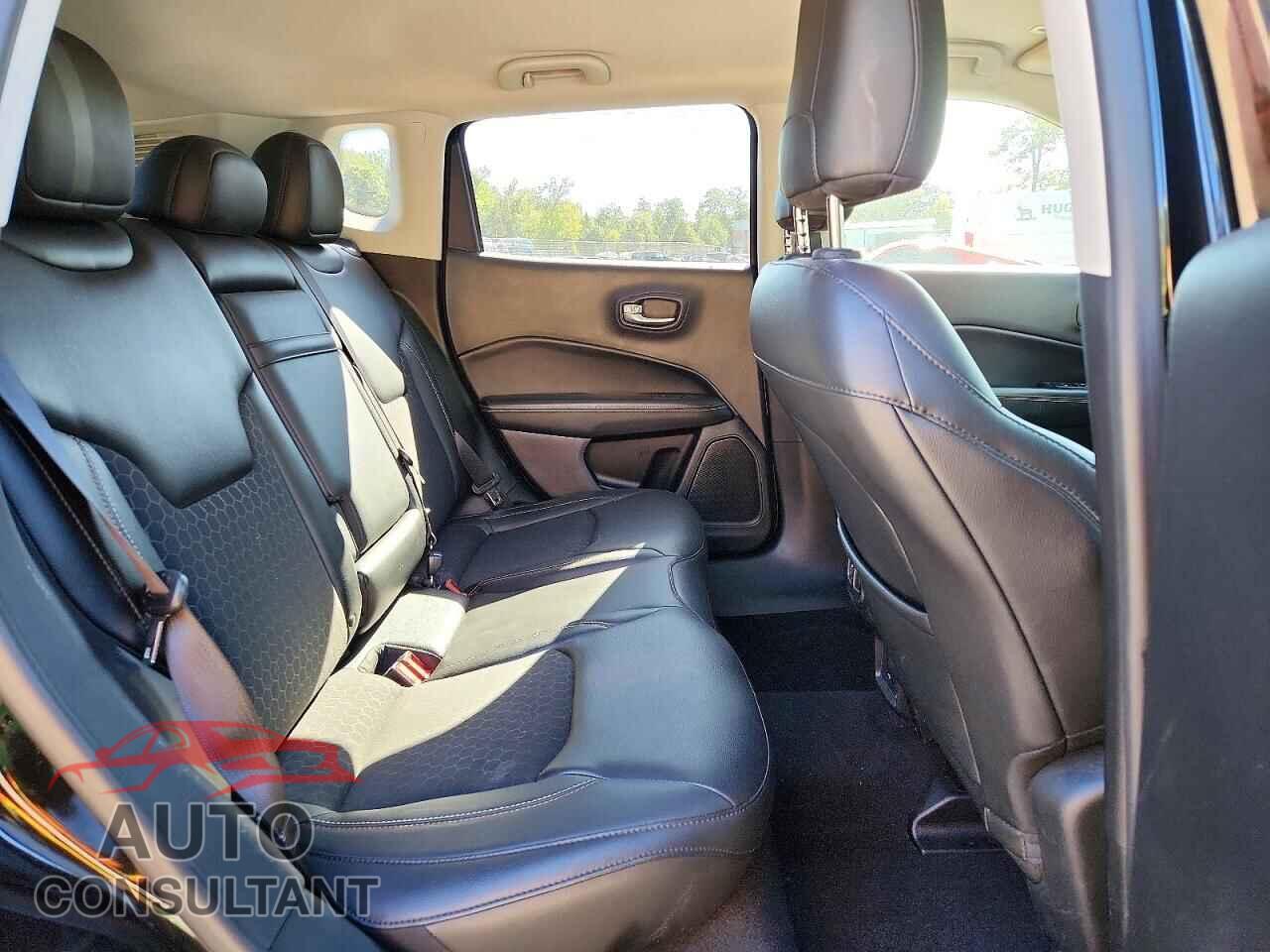 JEEP COMPASS 2018 - 3C4NJDBB8JT436303