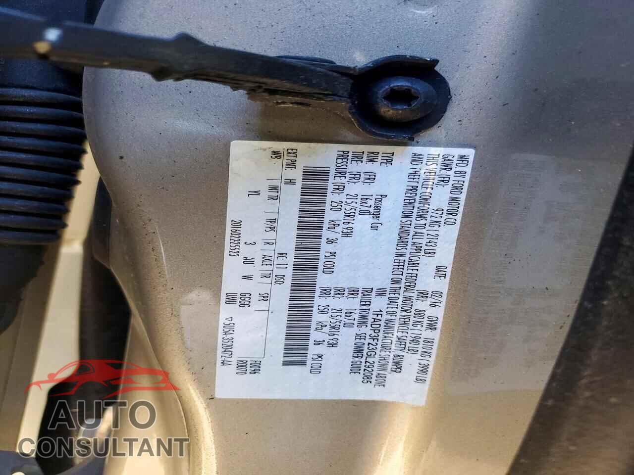 FORD FOCUS 2016 - 1FADP3F23GL292085