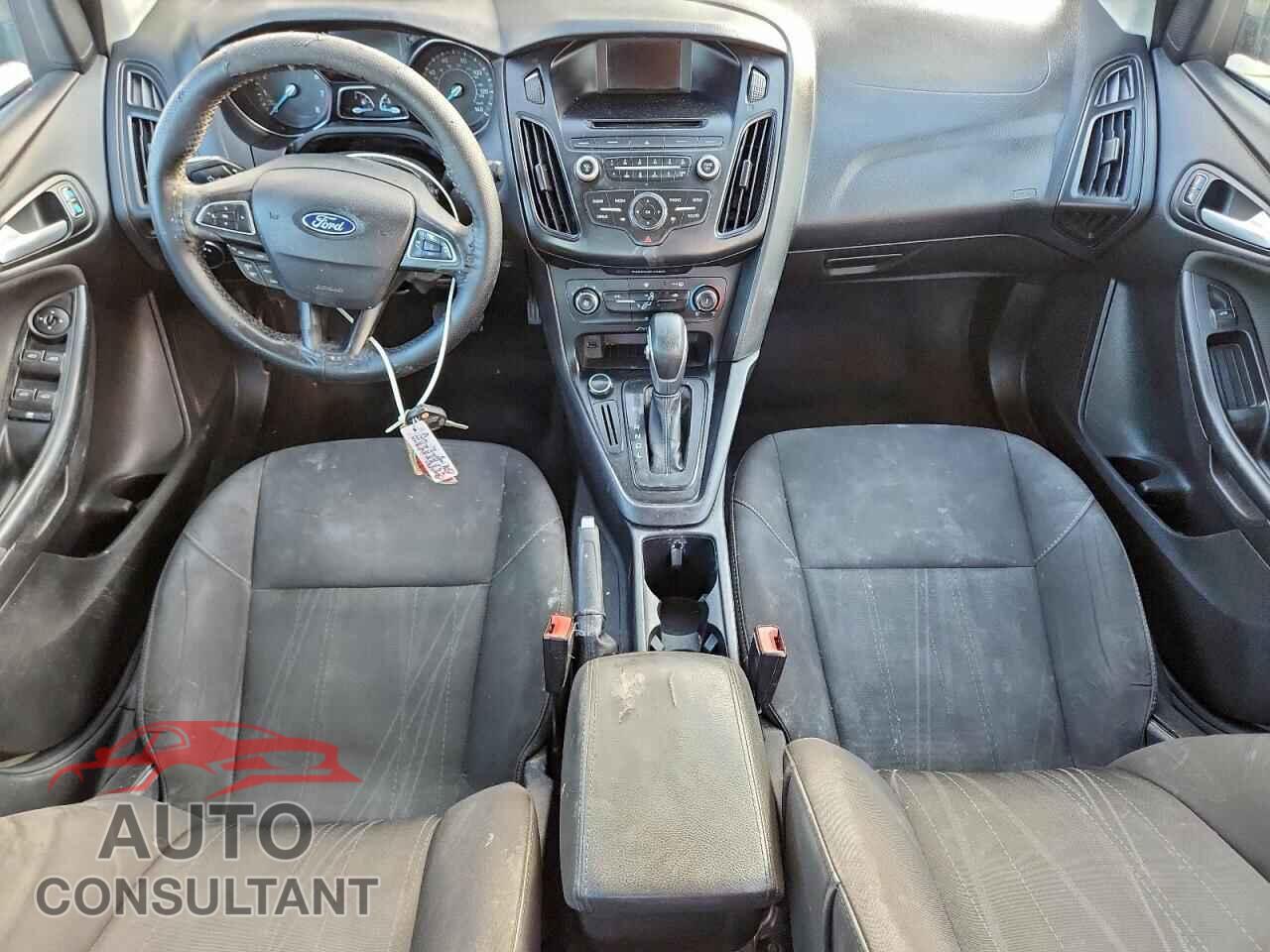 FORD FOCUS 2017 - 1FADP3F23HL205092