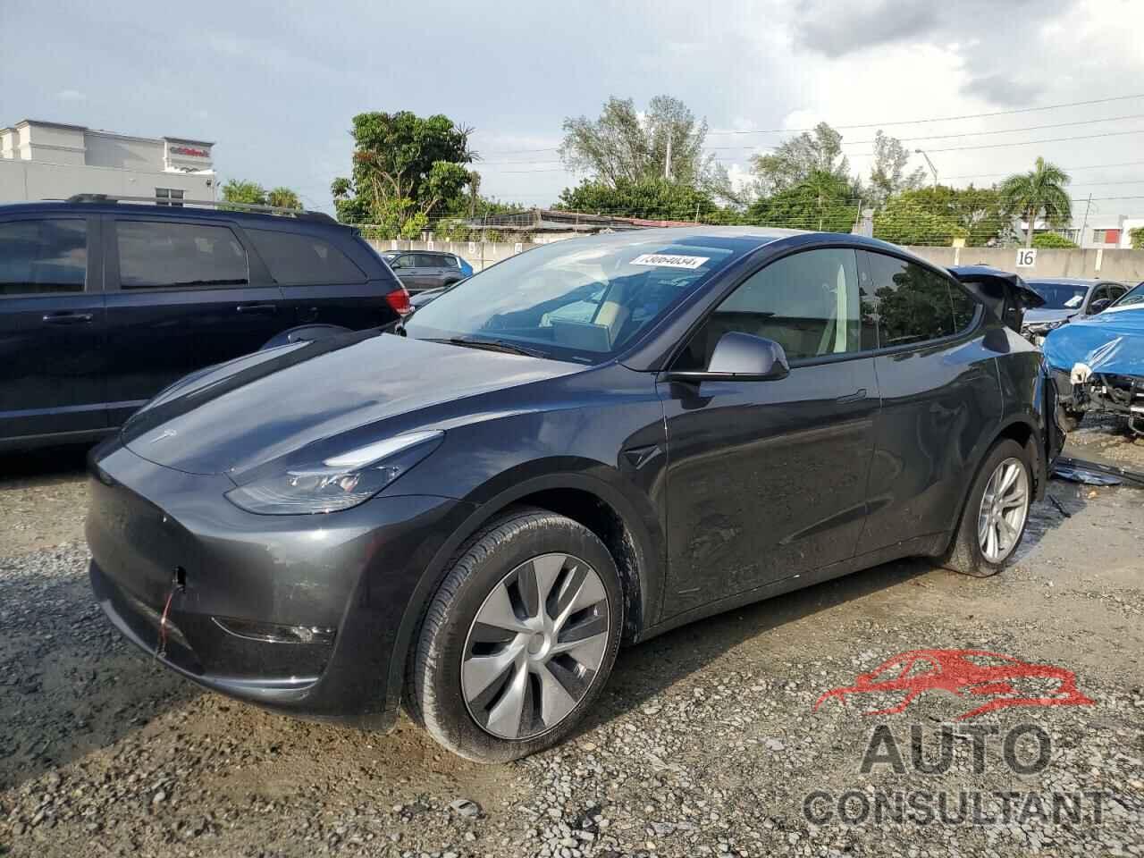 TESLA MODEL Y 2024 - 7SAYGDED0RF093184