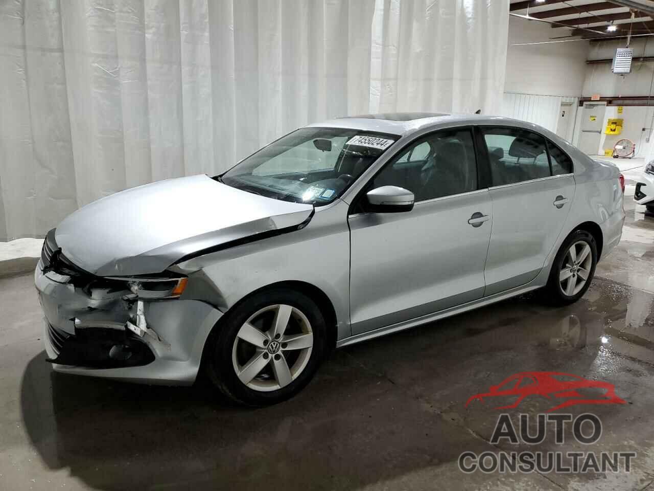 VOLKSWAGEN JETTA 2011 - 3VWLL7AJ4BM043385