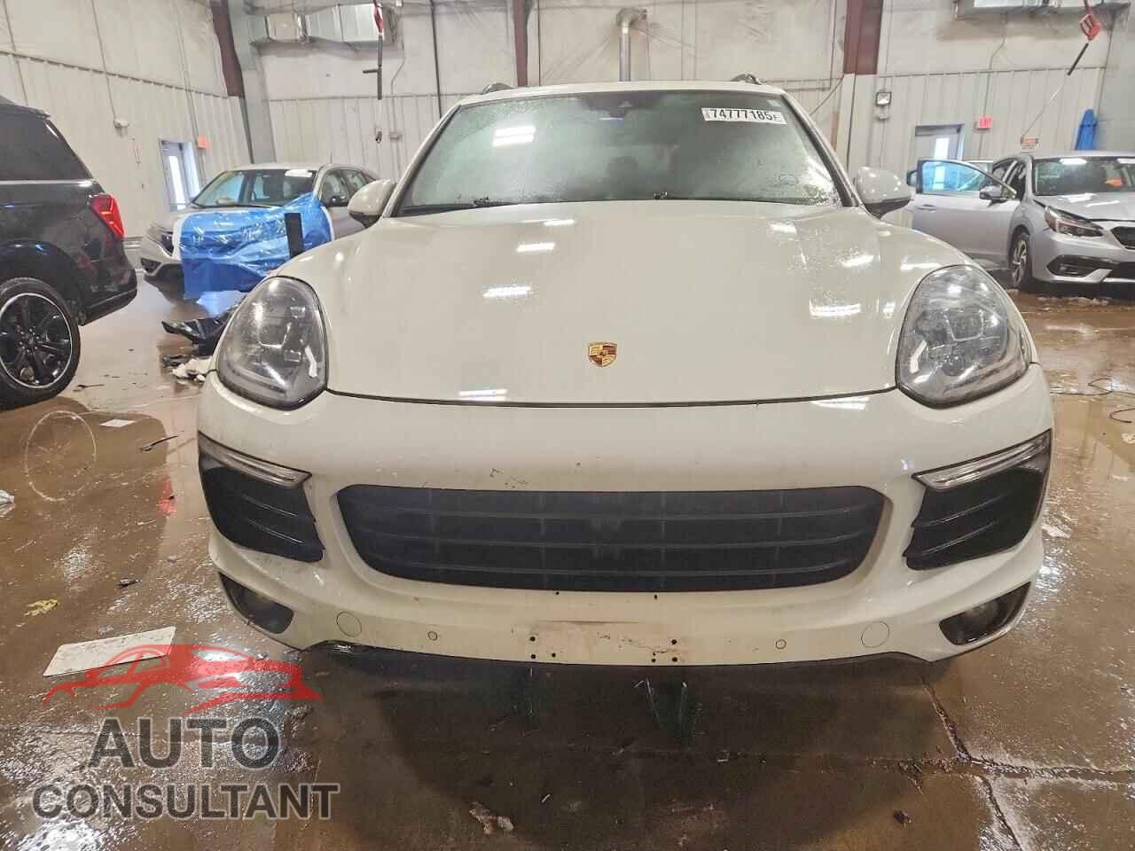 PORSCHE CAYENNE 2016 - WP1AA2A24GKA10881