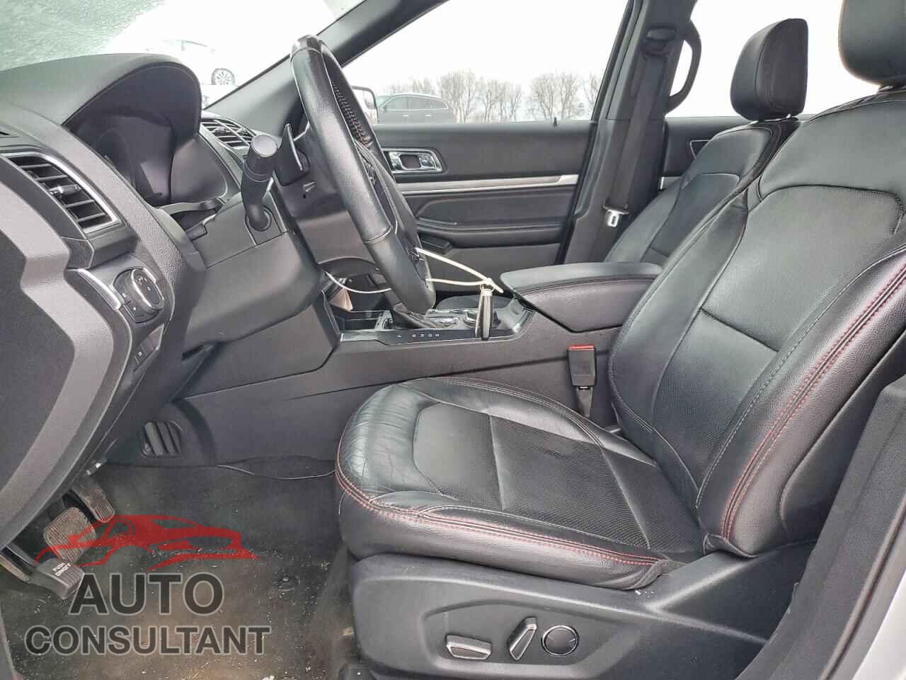 FORD EXPLORER 2018 - 1FM5K8GT9JGB13531