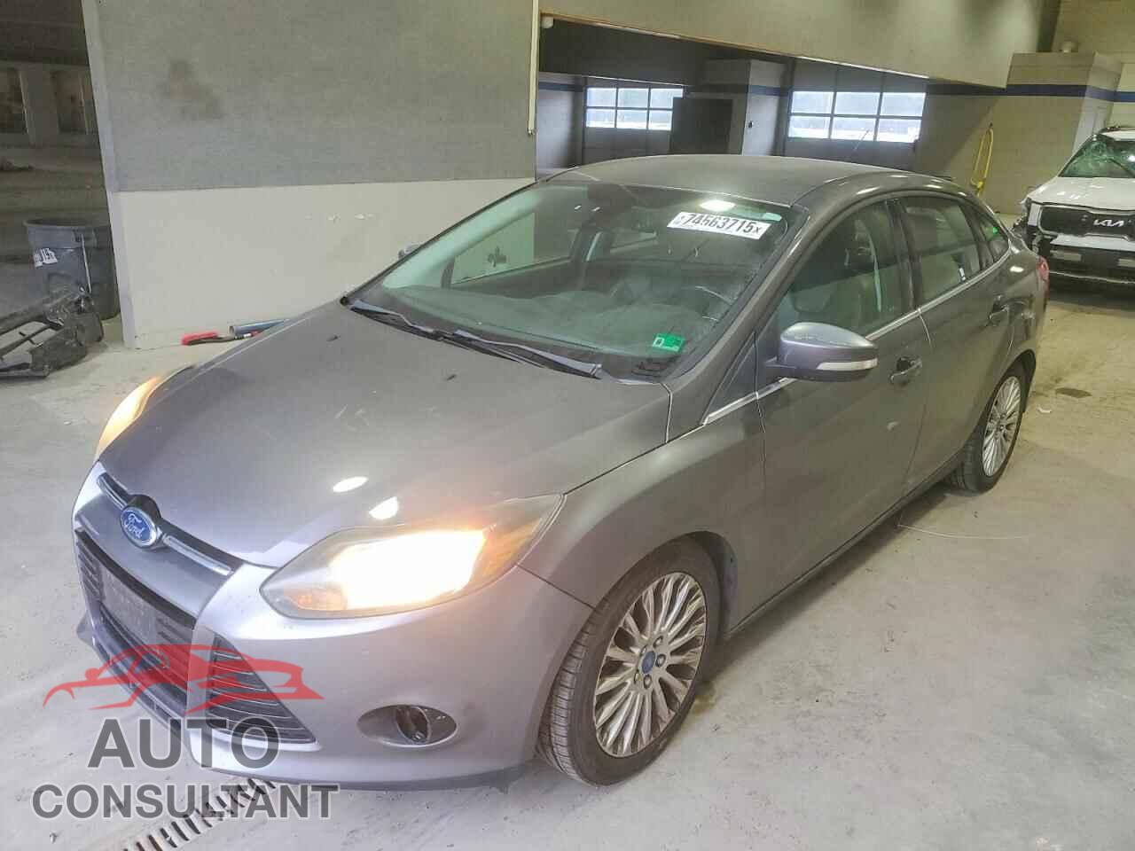 FORD FOCUS 2012 - 1FAHP3J27CL205145