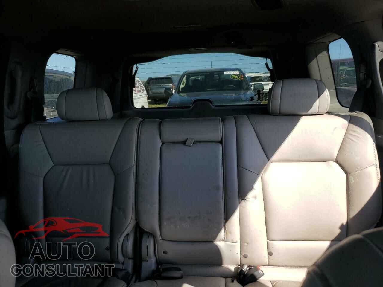 HONDA PILOT 2011 - 5FNYF3H90BB047846