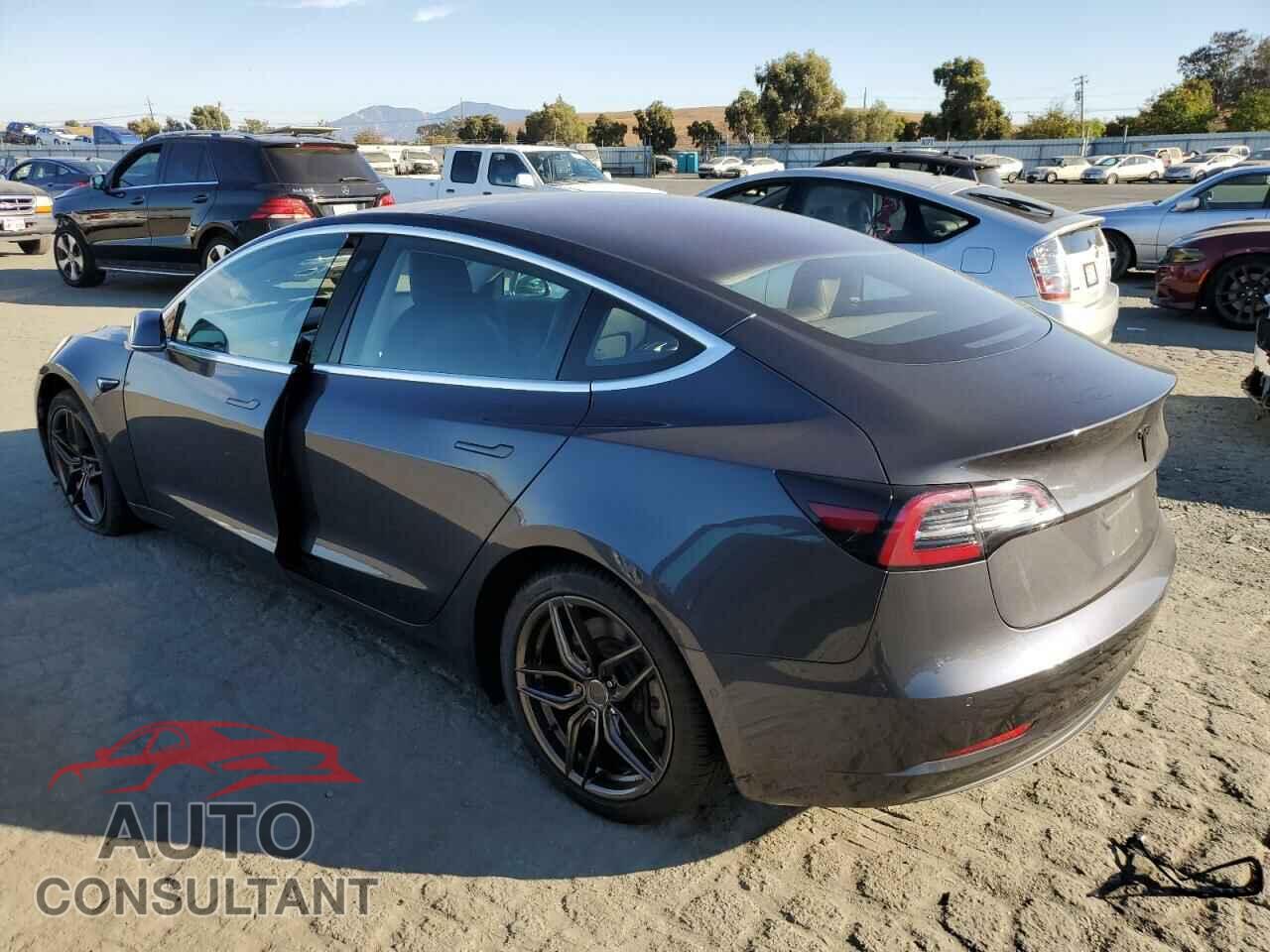 TESLA MODEL 3 2018 - 5YJ3E1EB5JF128767