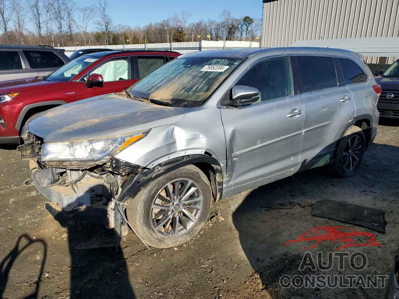 TOYOTA HIGHLANDER 2018 - 5TDKZRFH5JS529104