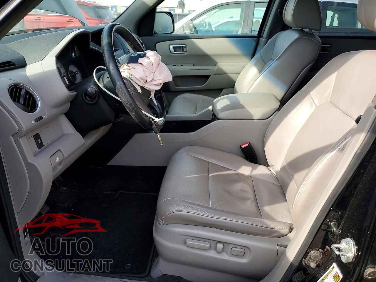 HONDA PILOT 2010 - 5FNYF4H68AB014135