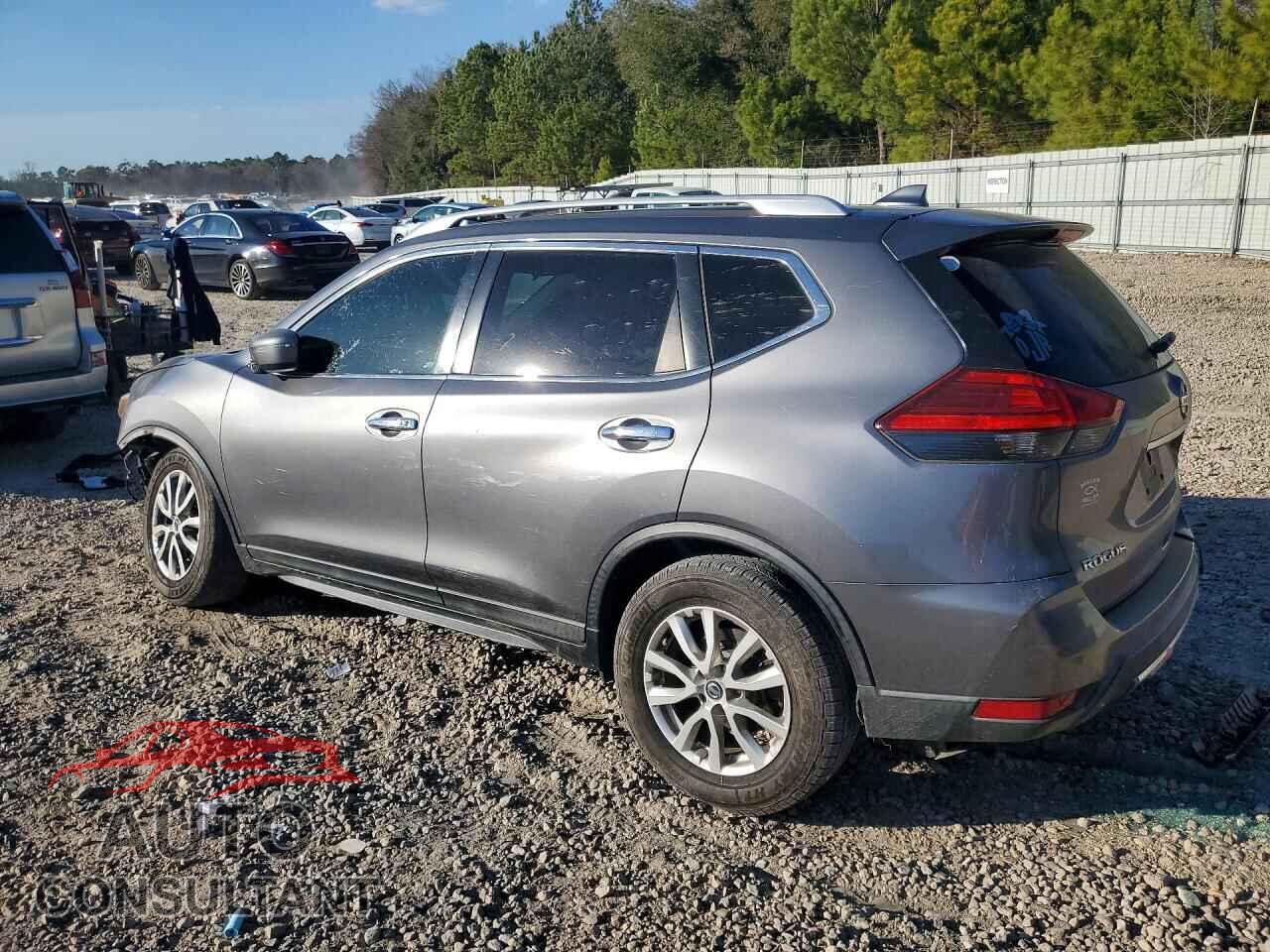 NISSAN ROGUE 2017 - KNMAT2MT2HP537306