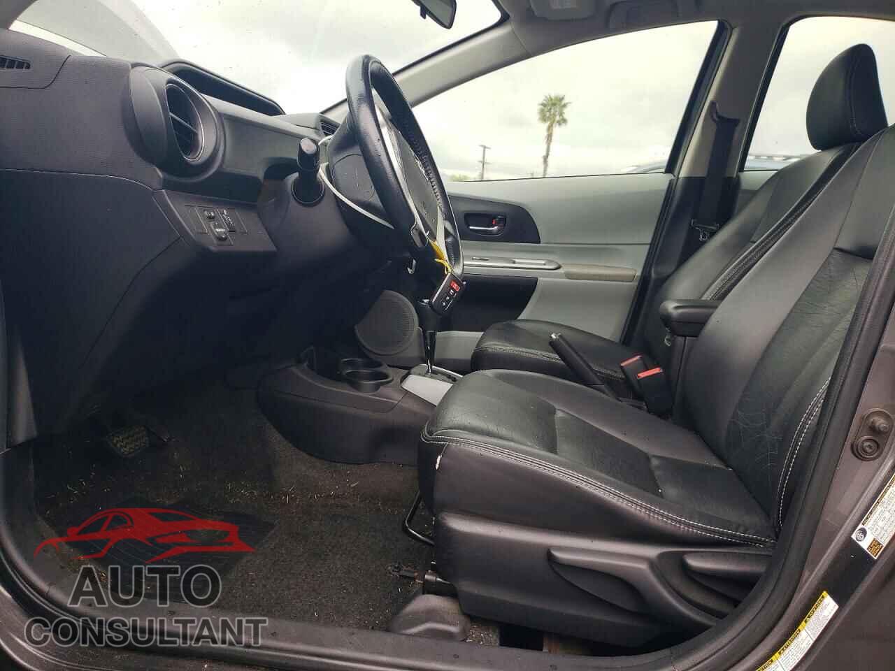 TOYOTA PRIUS 2013 - JTDKDTB33D1045889