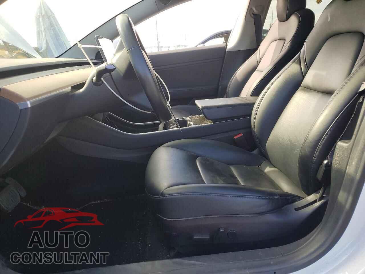TESLA MODEL 3 2018 - 5YJ3E1EA5JF023329
