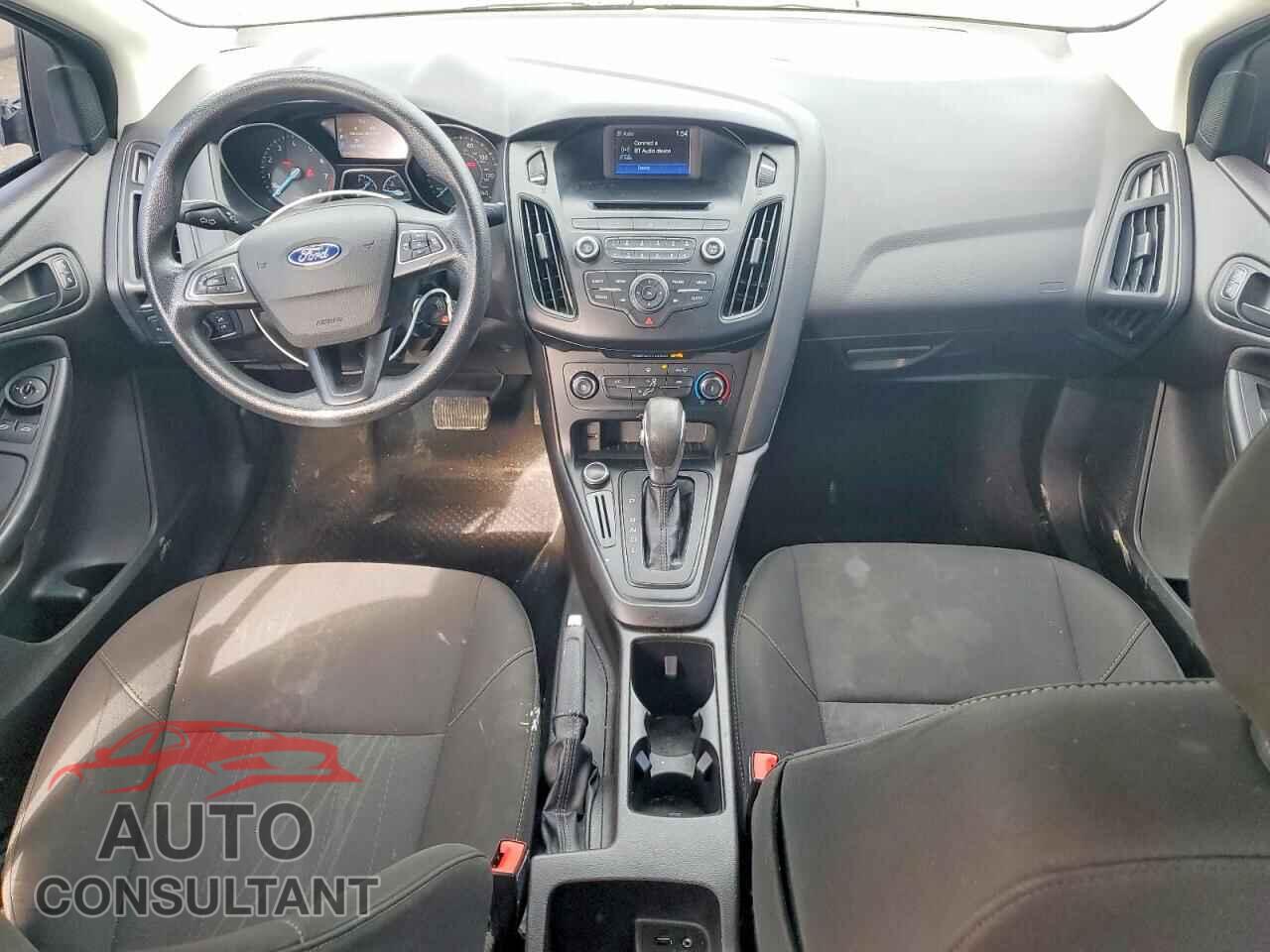 FORD FOCUS 2017 - 1FADP3E24HL270390