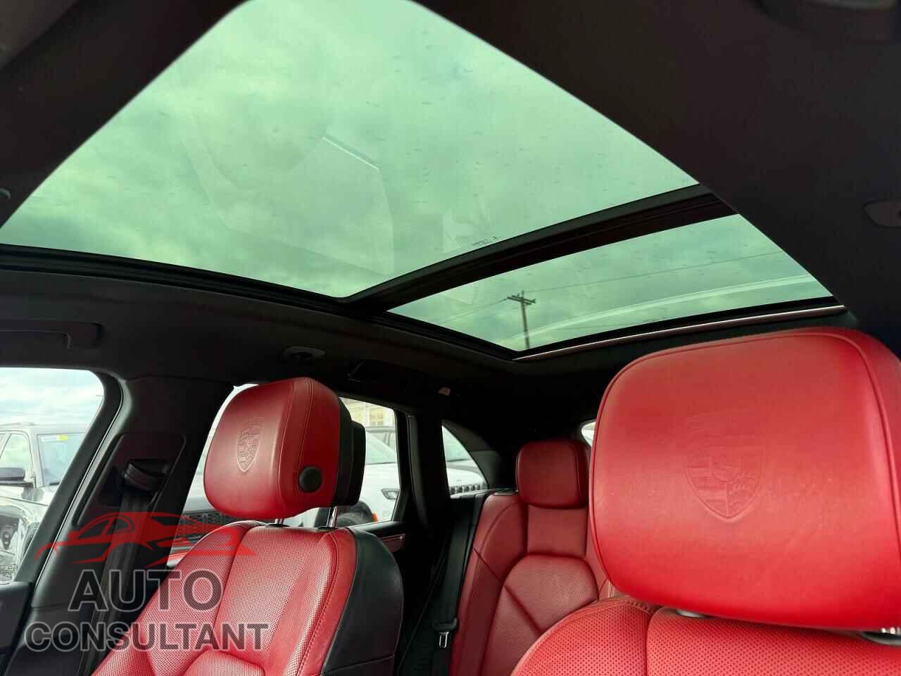 PORSCHE MACAN 2016 - WP1AB2A5XGLB54937