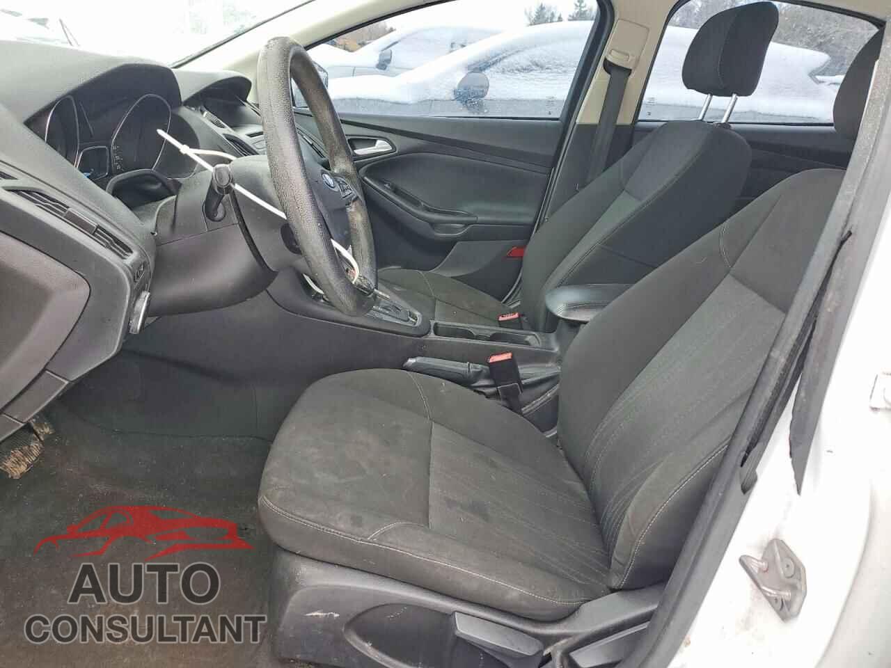 FORD FOCUS 2015 - 1FADP3K2XFL265373