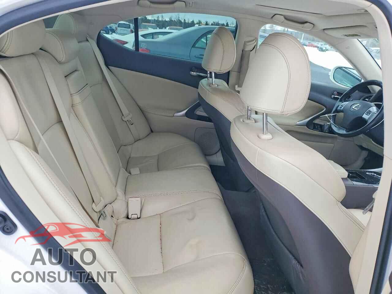 LEXUS IS 2011 - JTHCF5C24B5045792