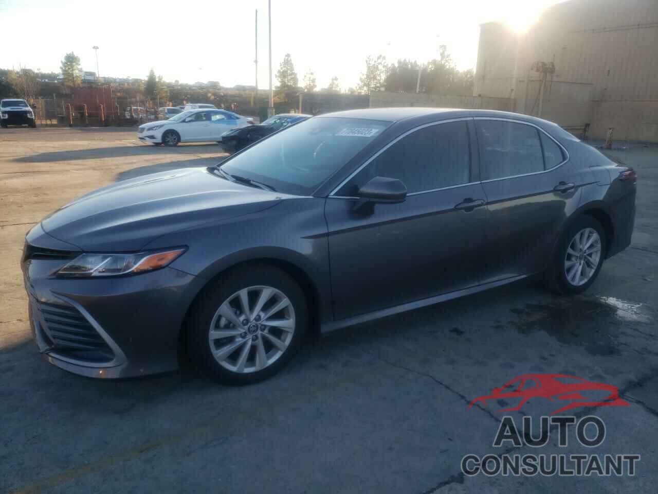 TOYOTA CAMRY 2022 - 4T1C11AK0NU065863