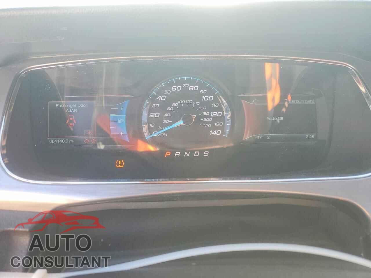 FORD TAURUS 2018 - 1FAHP2E83JG113545
