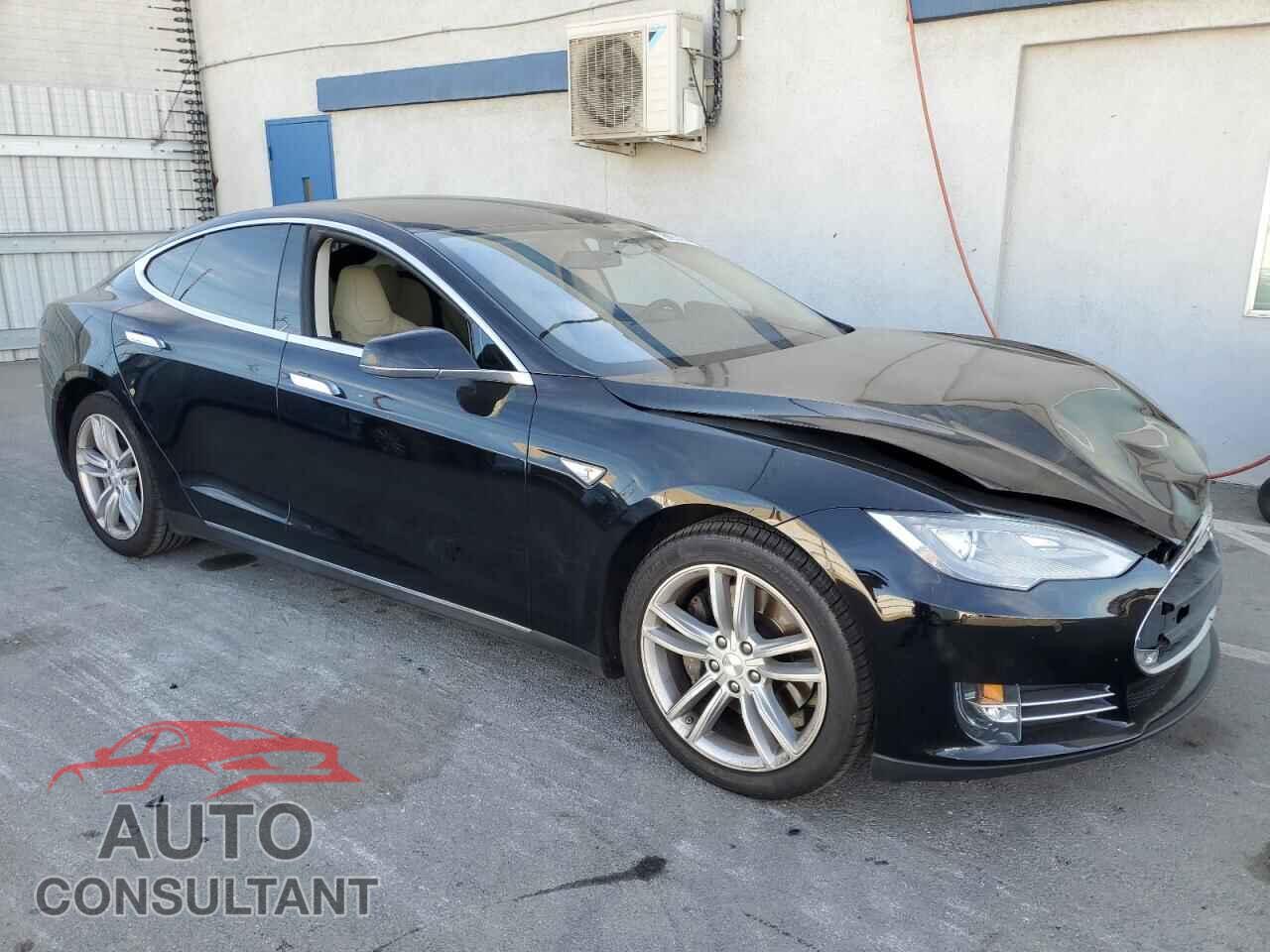 TESLA MODEL S 2014 - 5YJSA1H18EFP33687