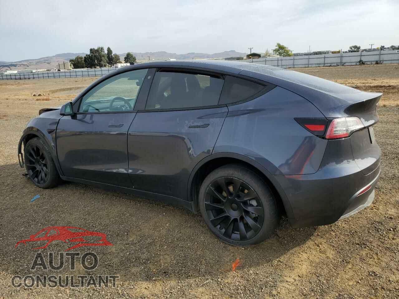 TESLA MODEL Y 2021 - 5YJYGDEE5MF072152