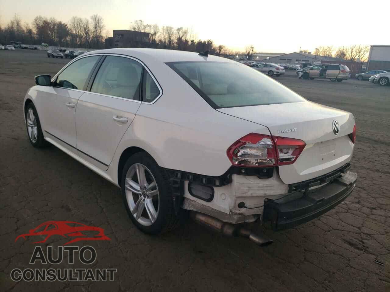 VOLKSWAGEN PASSAT 2014 - 1VWCT7A37EC003955