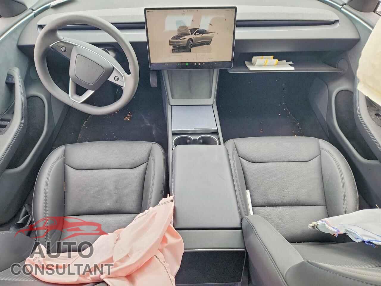 TESLA MODEL 3 2024 - 5YJ3E1EB2RF792536