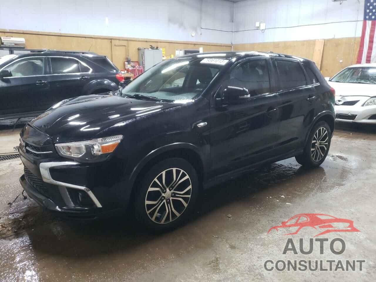 MITSUBISHI OUTLANDER 2018 - JA4AR3AW2JZ010826
