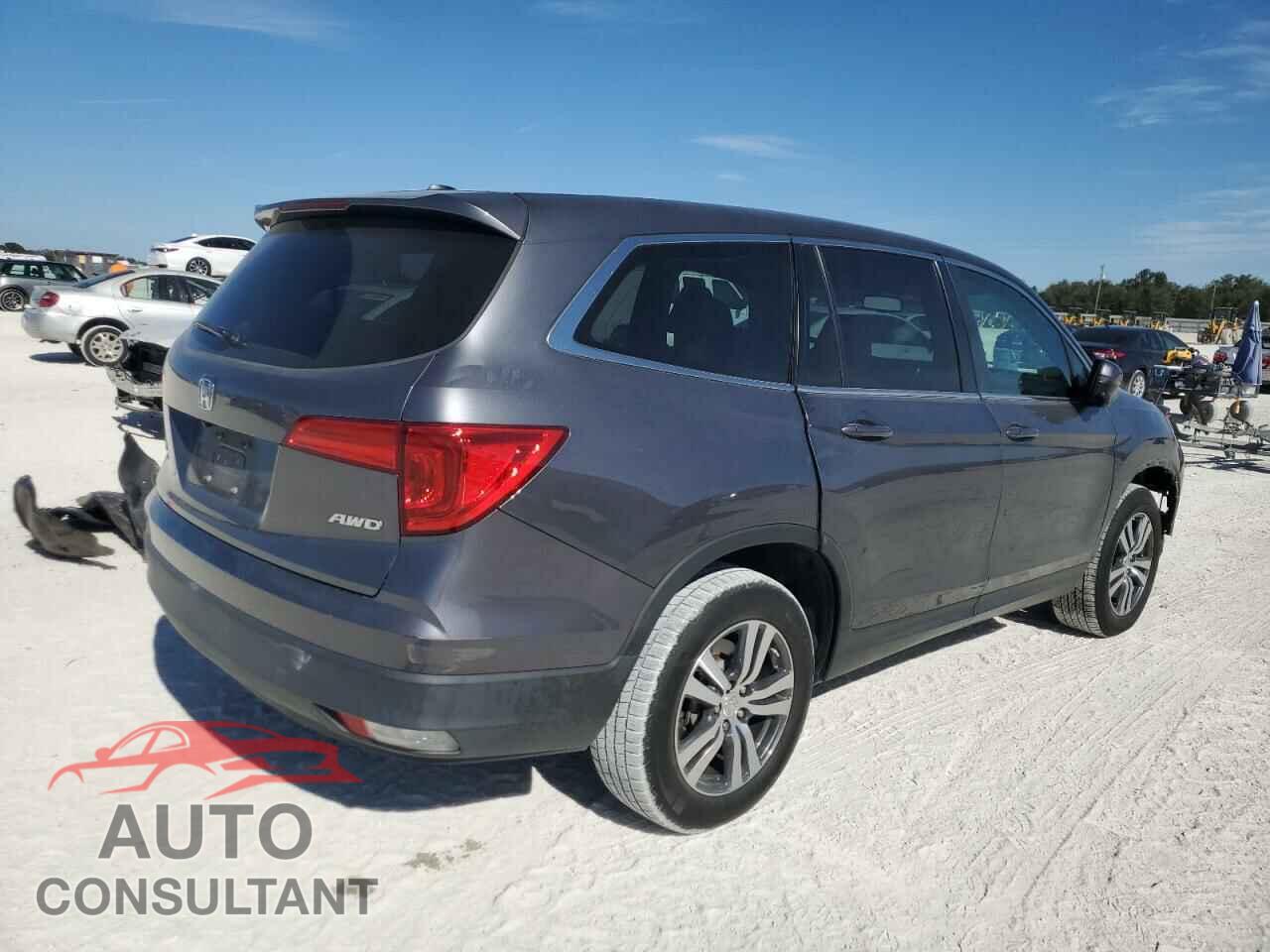 HONDA PILOT 2017 - 5FNYF6H55HB011643