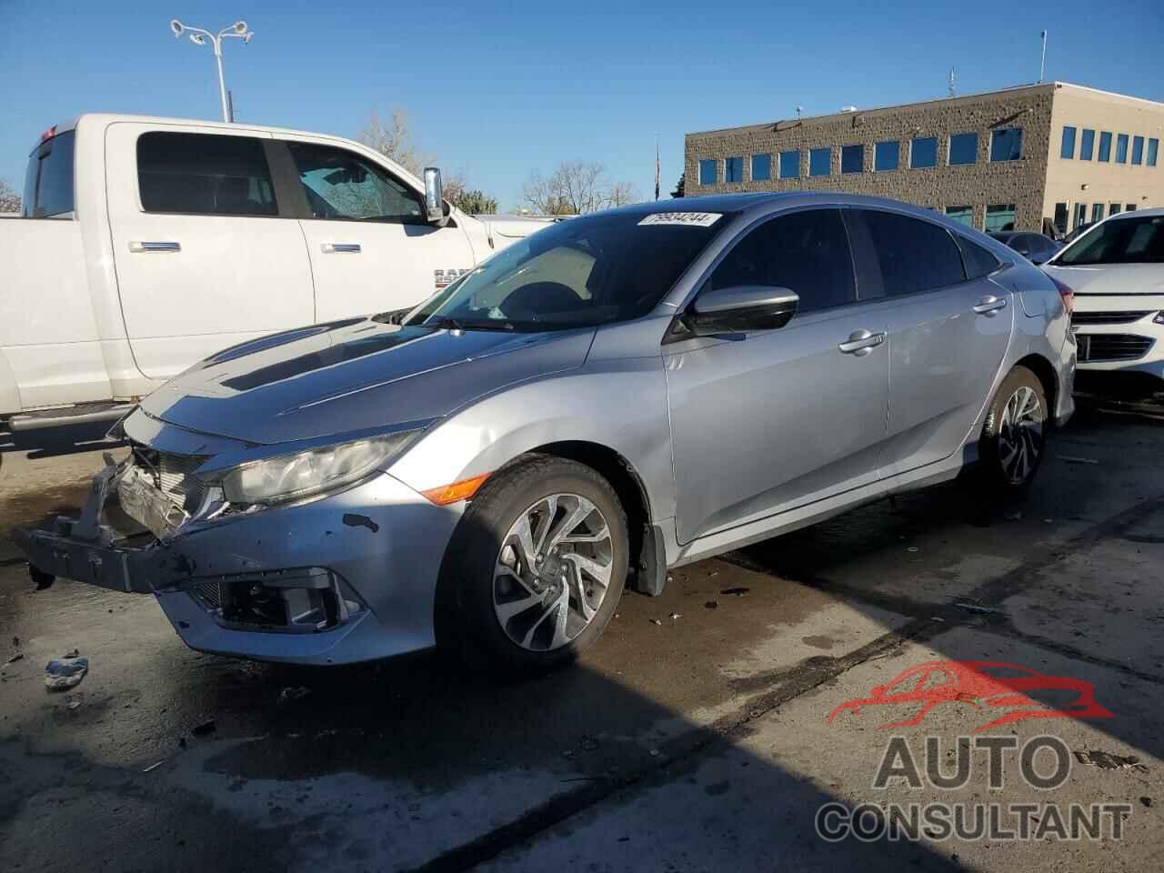 HONDA CIVIC 2018 - 2HGFC2F74JH500775