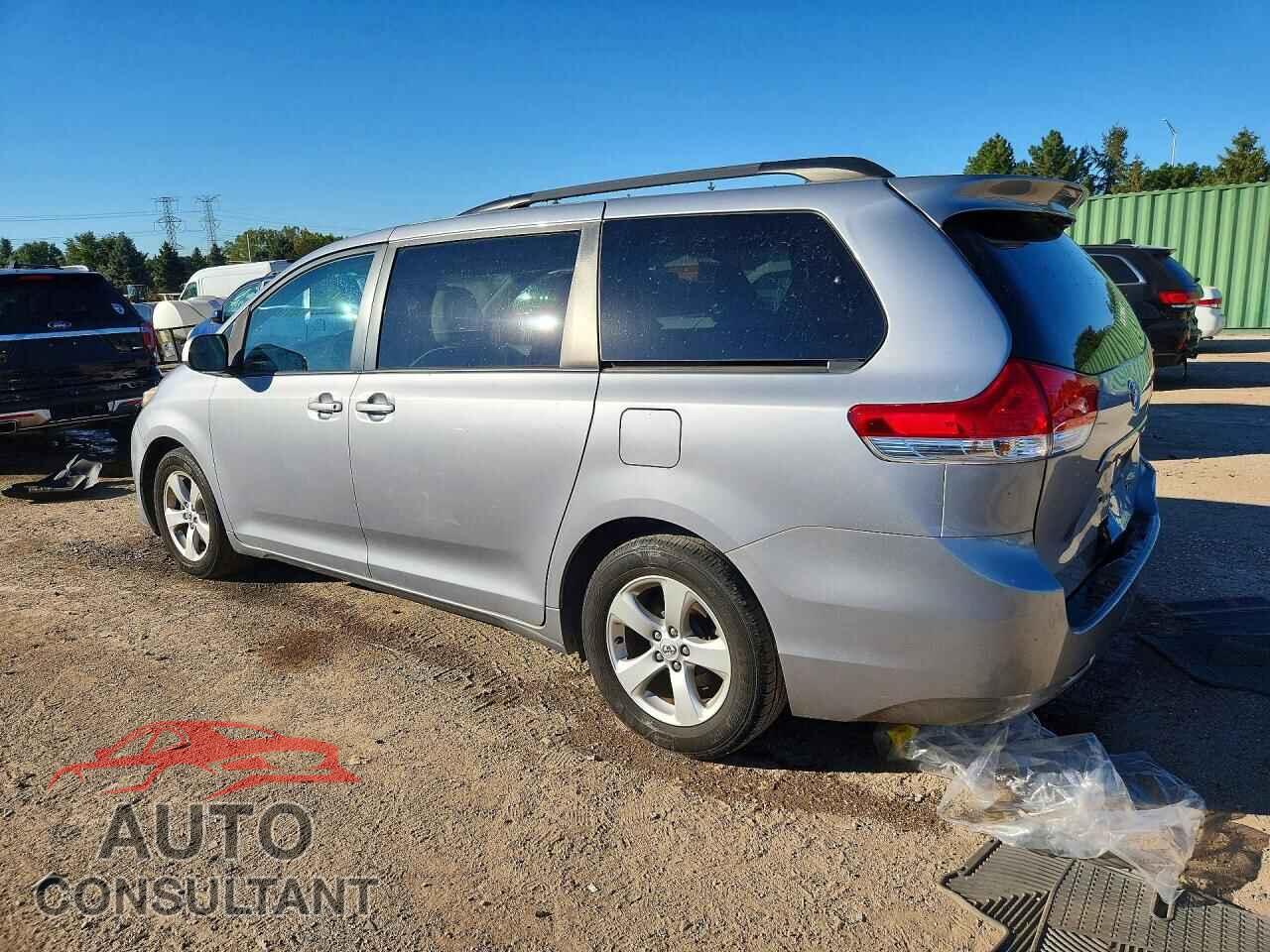 TOYOTA SIENNA 2013 - 5TDKK3DC8DS291889
