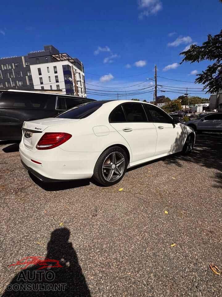 MERCEDES-BENZ E-CLASS 2017 - WDDZF4KBXHA018352