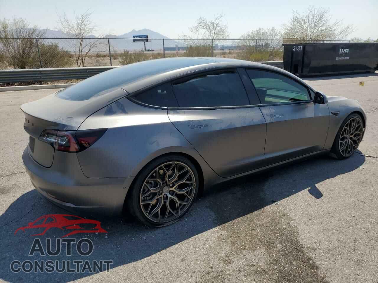 TESLA MODEL 3 2018 - 5YJ3E1EA1JF045375