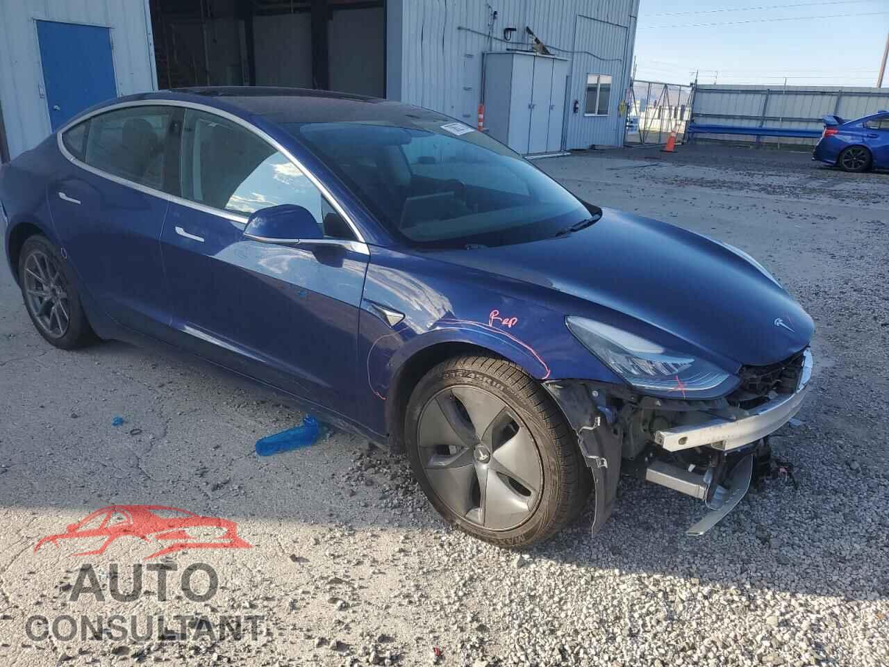 TESLA MODEL 3 2018 - 5YJ3E1EB0JF064752