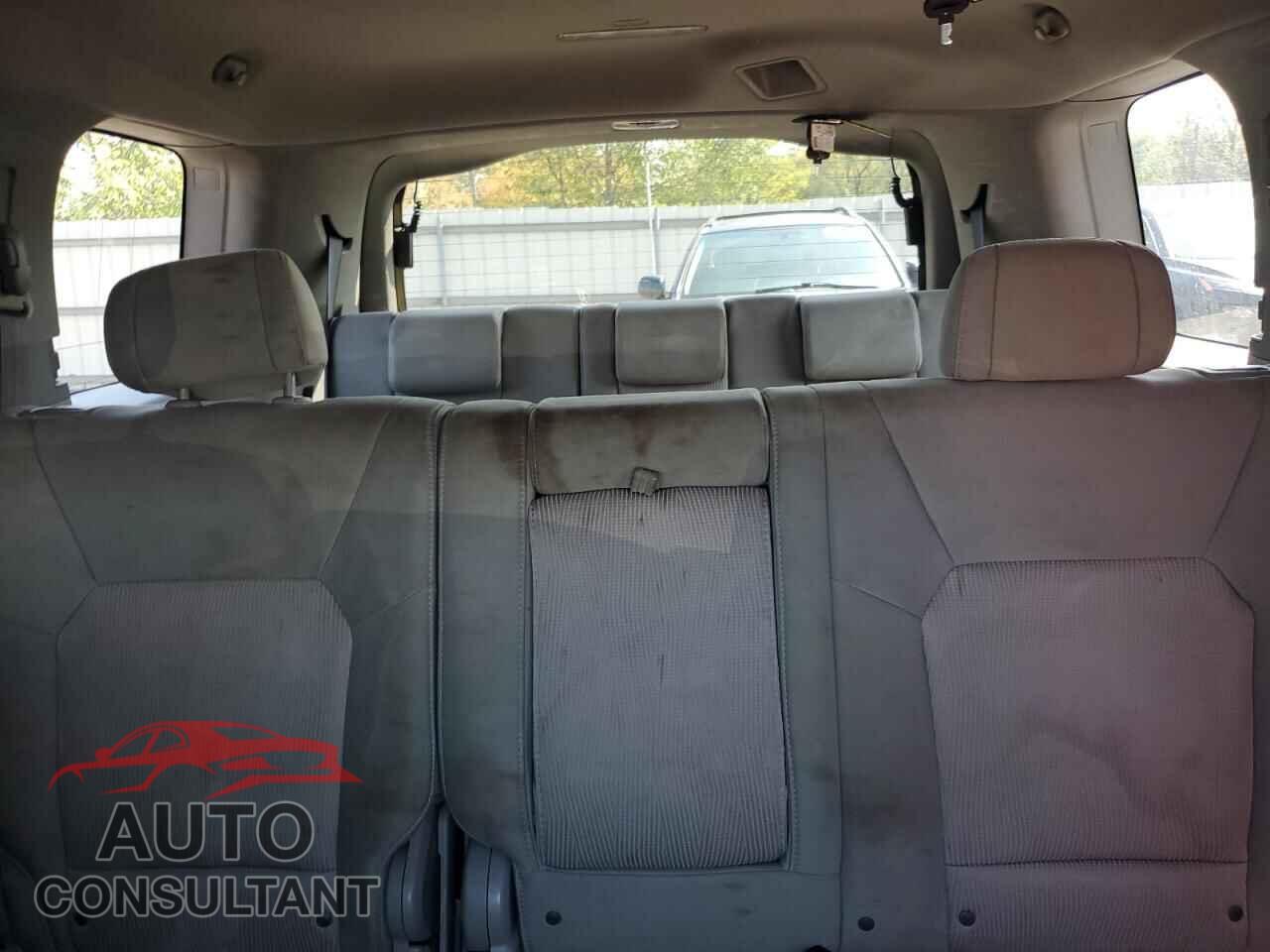 HONDA PILOT 2011 - 5FNYF4H41BB015918