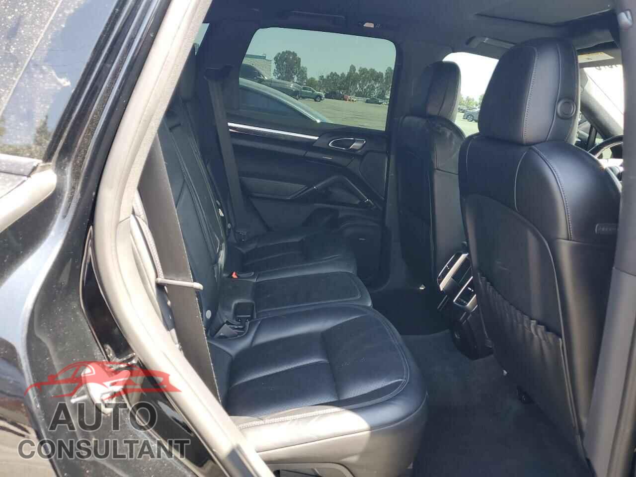 PORSCHE CAYENNE 2017 - WP1AA2A29HKA80250