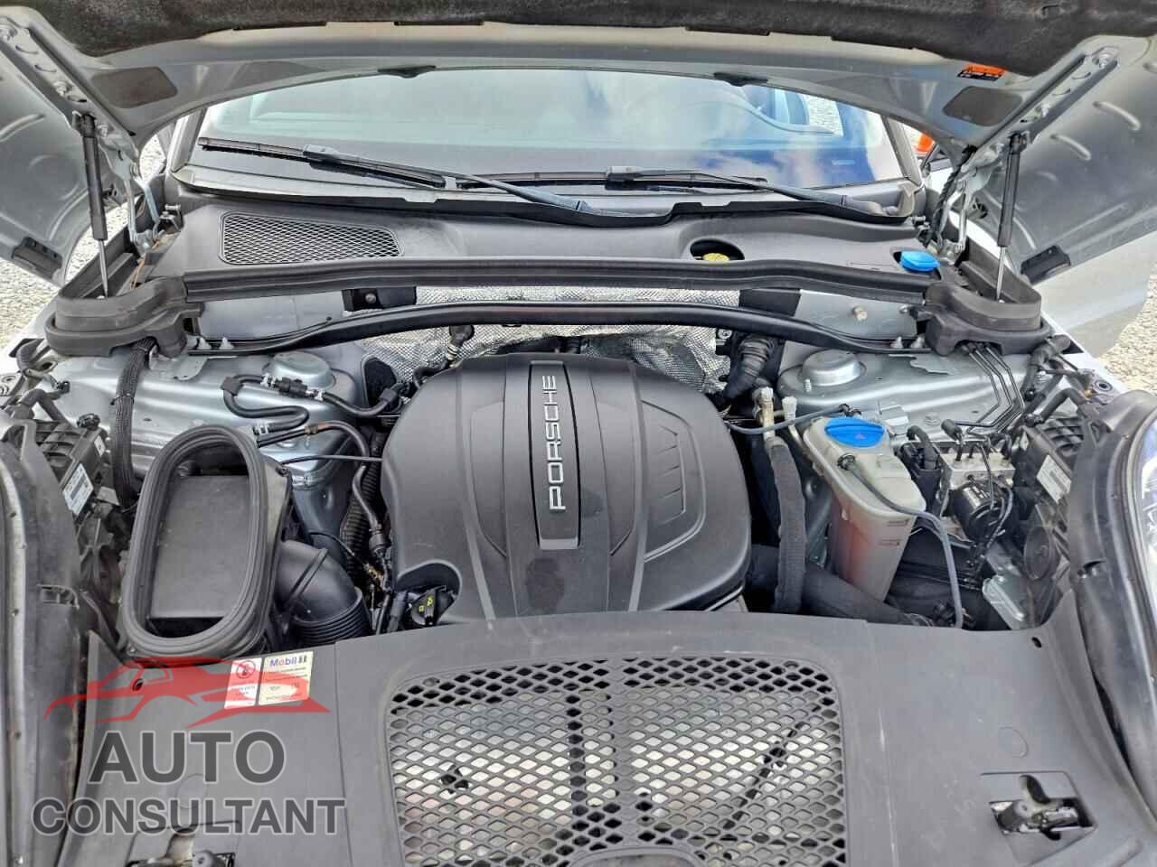 PORSCHE MACAN 2018 - WP1AA2A58JLB04578