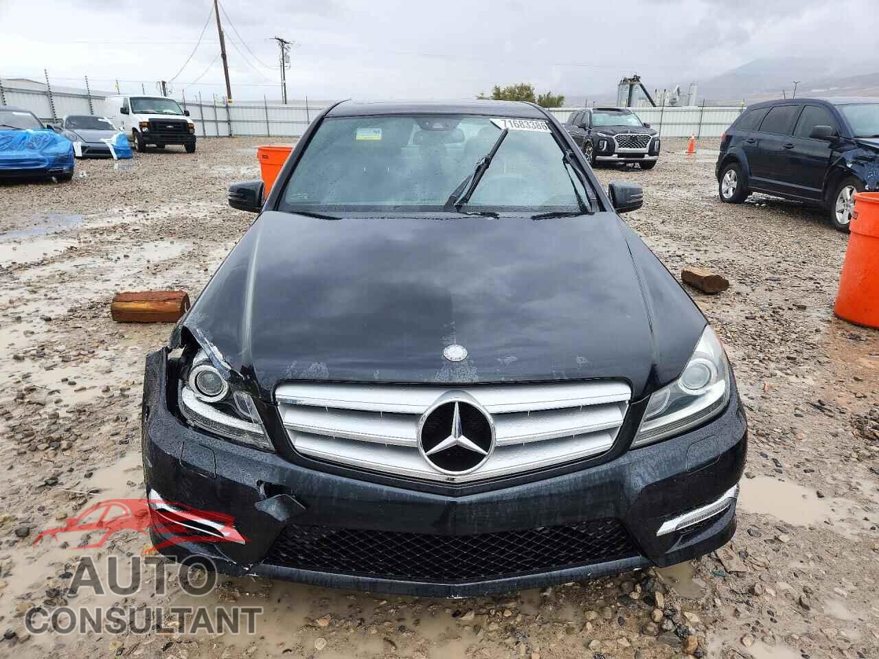 MERCEDES-BENZ C-CLASS 2012 - WDDGF8BB0CR200148