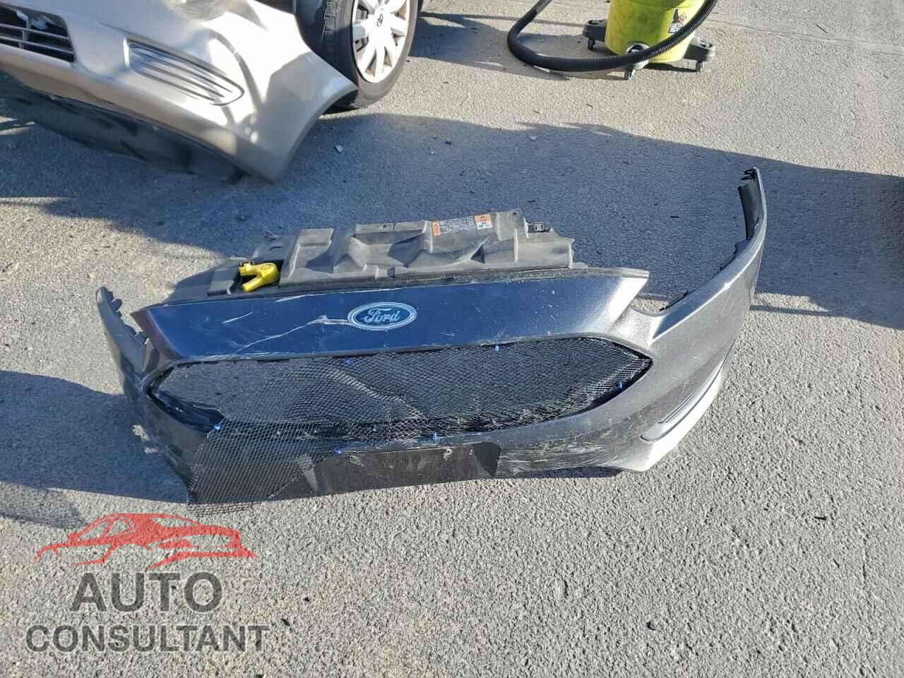 FORD FOCUS 2015 - 1FADP3F20FL248611