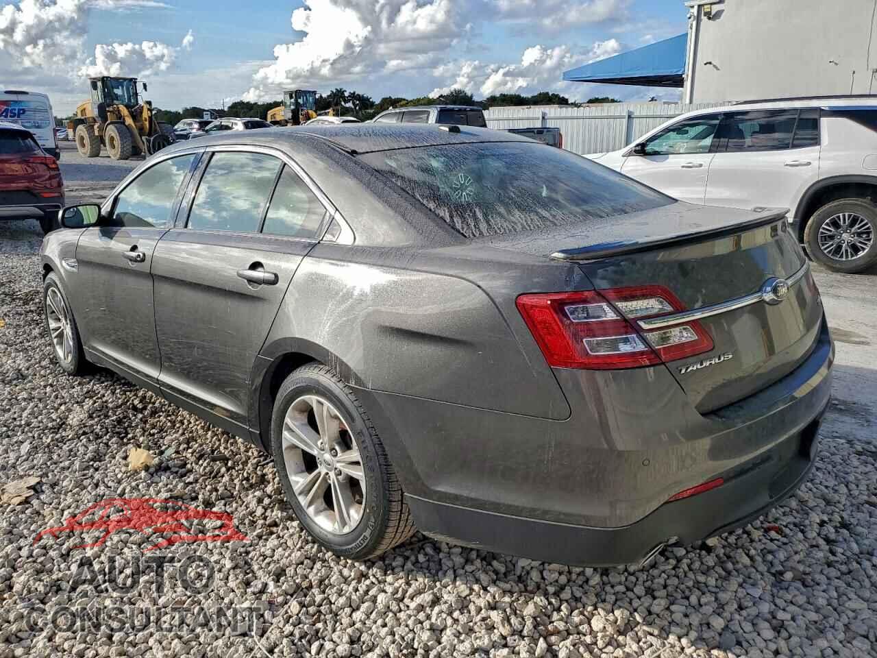 FORD TAURUS 2015 - 1FAHP2E89FG205962