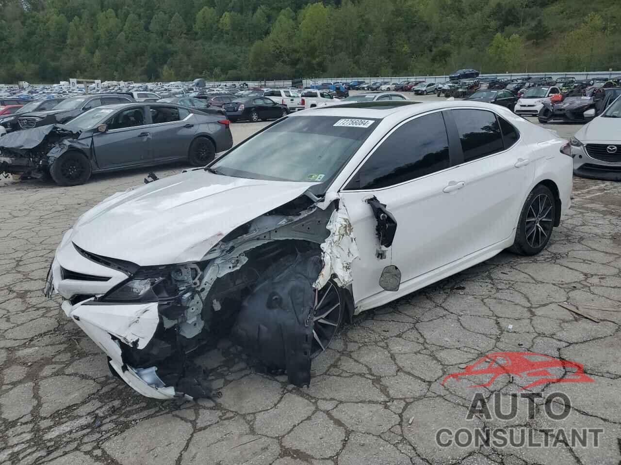 TOYOTA CAMRY 2022 - 4T1G11AK0NU654199