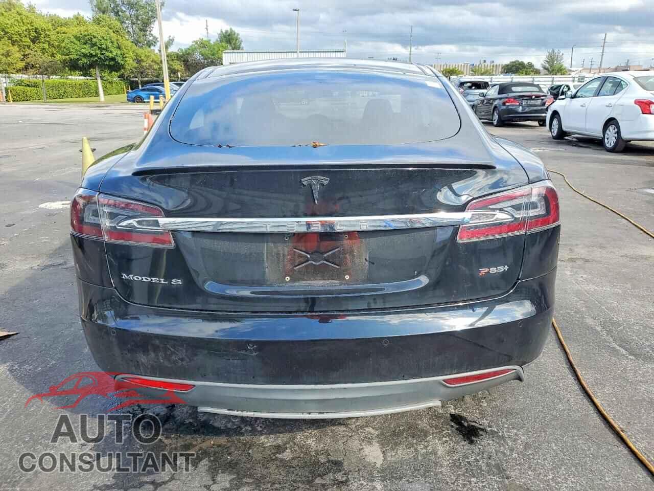 TESLA MODEL S 2013 - 5YJSA1DP8DFP28367