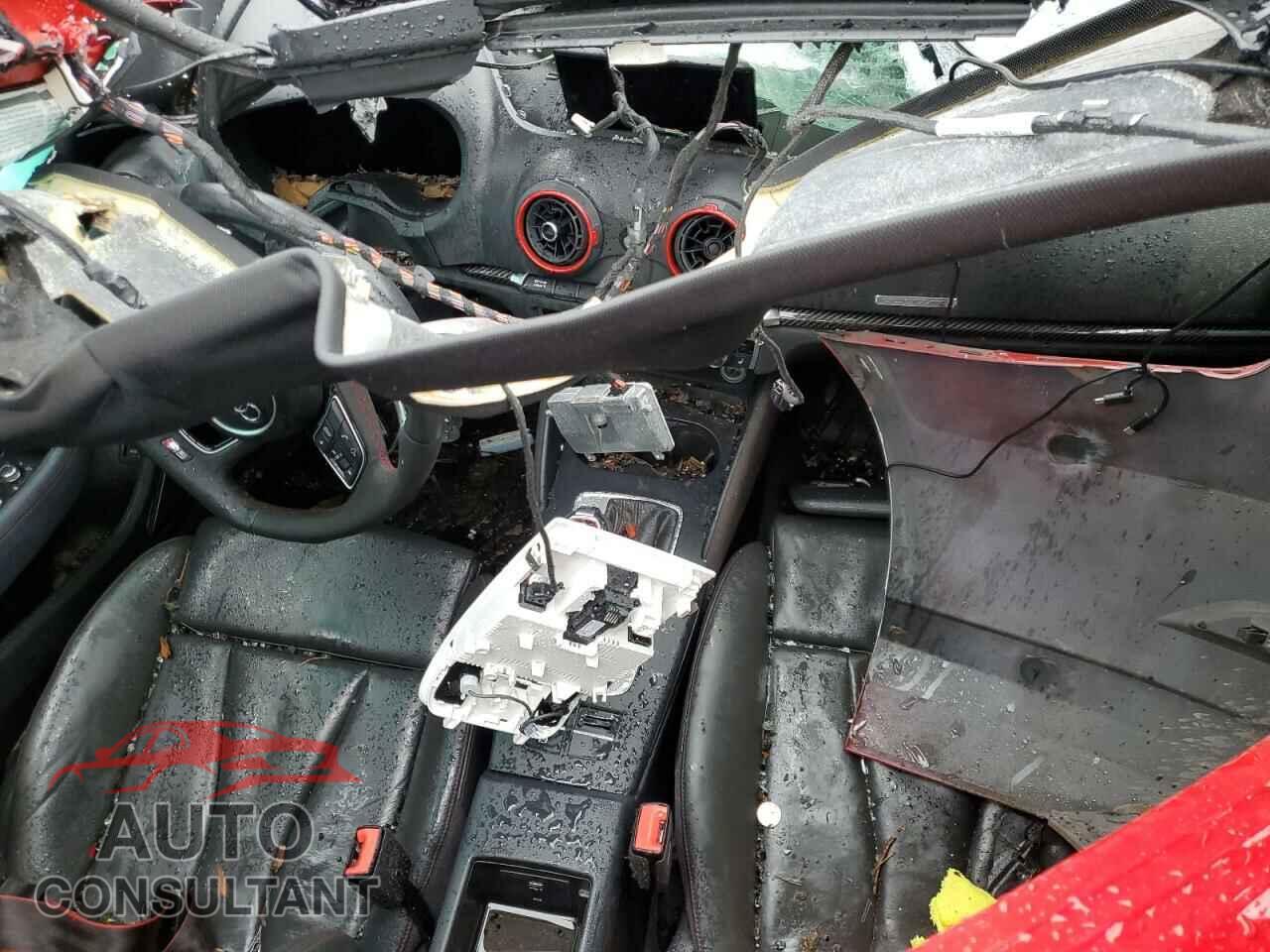 AUDI RS3 2019 - WUABWGFF4KA904106