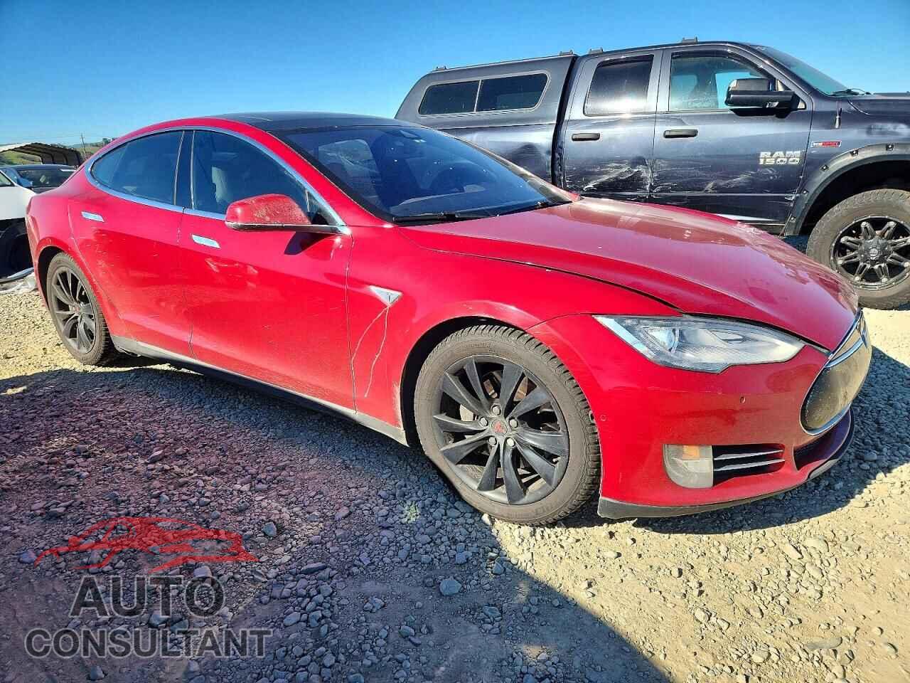 TESLA MODEL S 2015 - 5YJSA1E28FF105143