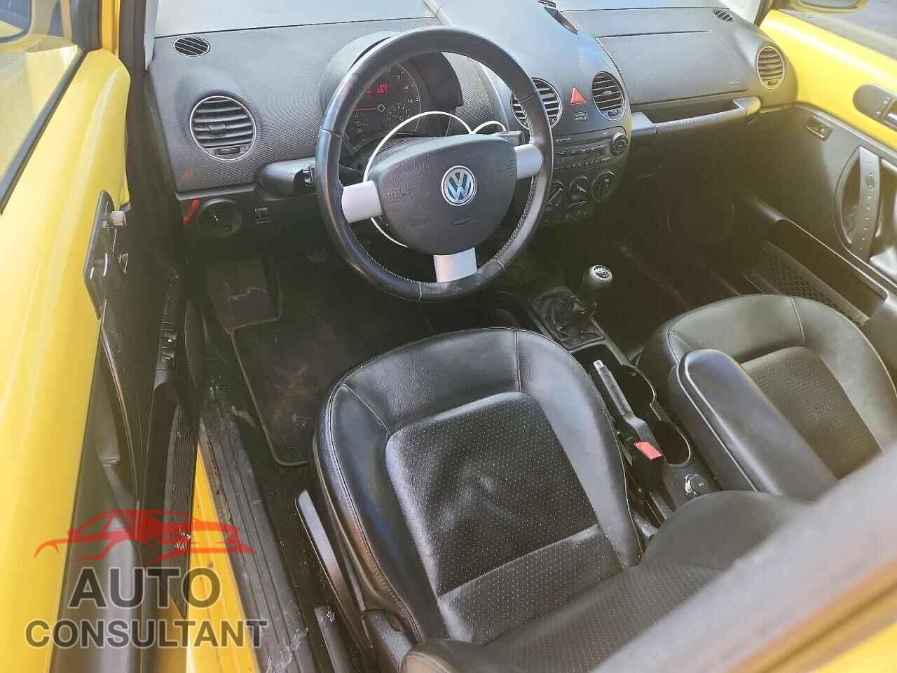 VOLKSWAGEN BEETLE 2010 - 3VWPW3AG2AM029599